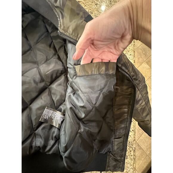 Southpole VINTAGE Y2K Camo Army Zip Up Bomber Puffer Jacket Men’s Size Medium - Picture 8 of 13